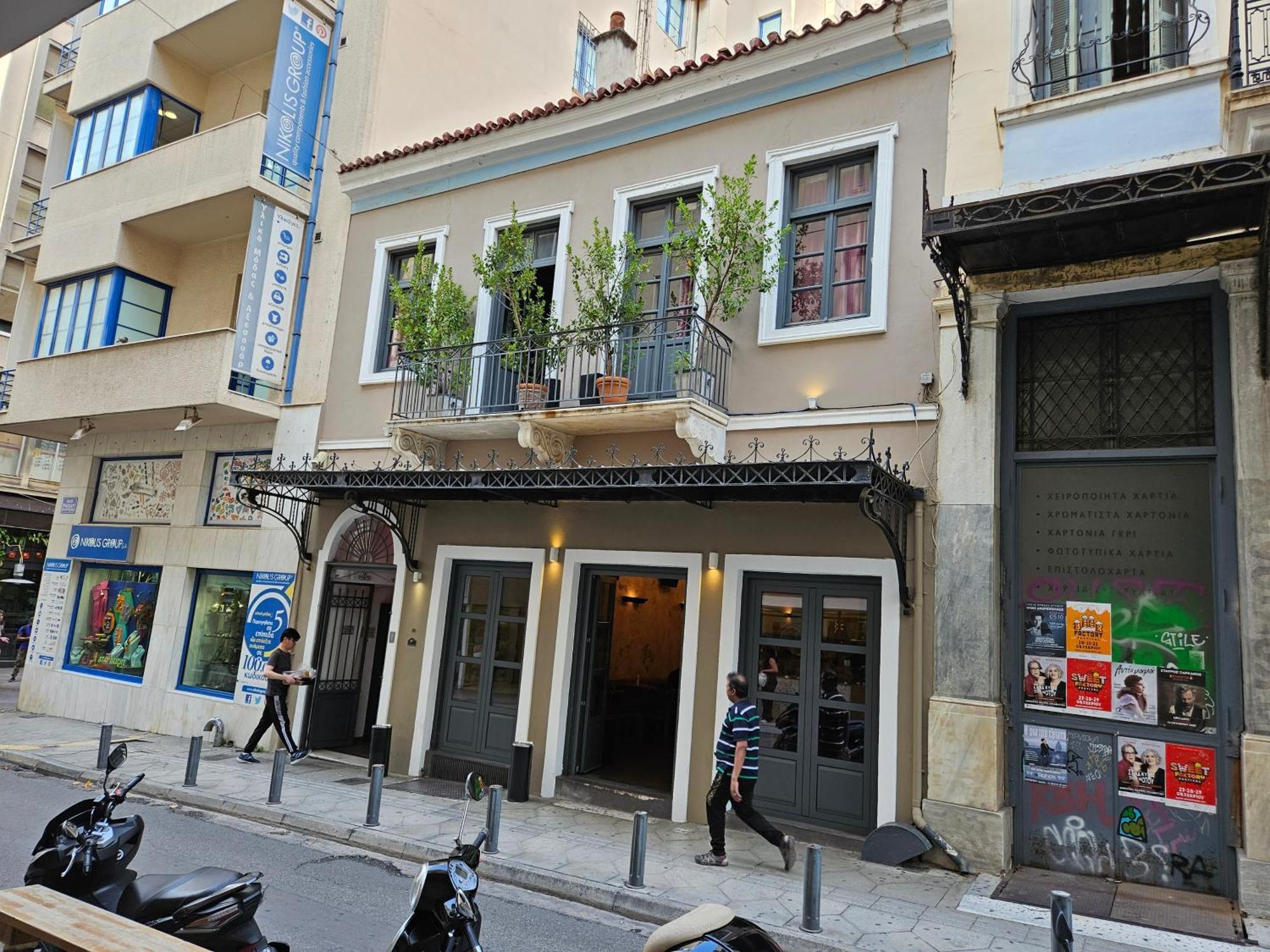 Hotel The Vault Atene Esterno foto